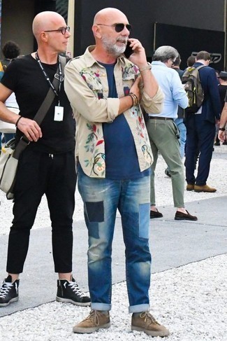 Blaue Jeans mit Flicken kombinieren – 10 Casual Sommer Herren Outfits