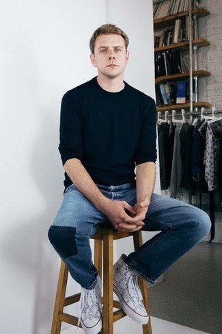 Blaue Jeans mit Flicken kombinieren – 3 Lässige Sommer Herren Outfits