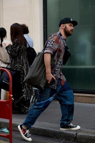 Blaue Jeans mit Flicken kombinieren – 10 Casual Sommer Herren Outfits