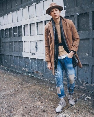 Blaue Hose mit Flicken kombinieren – 3 Casual Herren Outfits kühl Wetter