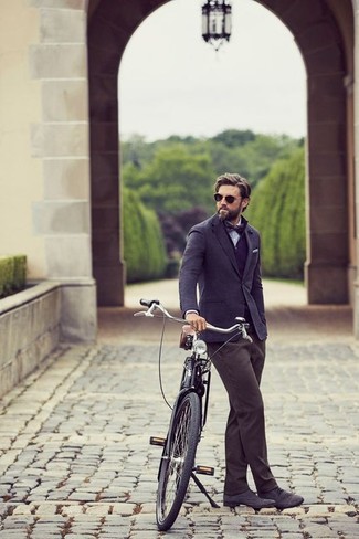 Blaue Fliege mit Schottenmuster kombinieren – 9 Herren Outfits