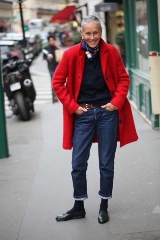 Blauen bedruckten Seideschal kombinieren – 10 Damen Outfits