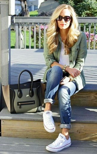 Blaue Boyfriend Jeans mit Destroyed-Effekten kombinieren – 229 Damen Outfits