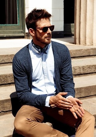 Blauen Seideschal kombinieren – 83 Herren Outfits