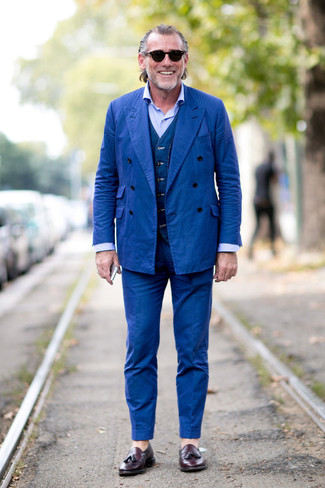 50 Jährige: Blauen Anzug kombinieren – 206 Herren Outfits