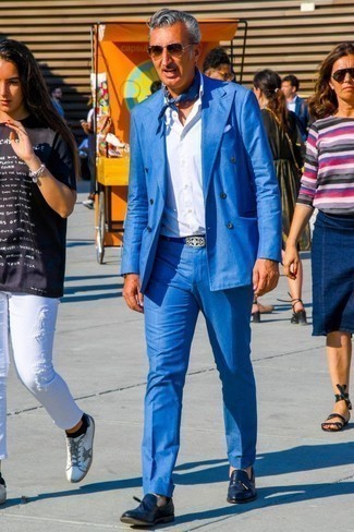 50 Jährige: Blauen Anzug kombinieren – 206 Herren Outfits