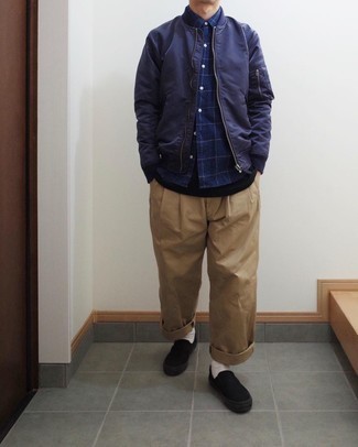 dunkelblaues Kurzarmhemd mit Karomuster von Fumito Ganryu