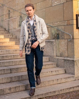 Dunkelbraunen Ledergürtel kombinieren – 500+ Herren Outfits: Kombinieren Sie eine hellbeige Bomberjacke mit einem dunkelbraunen Ledergürtel für einen entspannten Wochenend-Look. Fühlen Sie sich mutig? Komplettieren Sie Ihr Outfit mit dunkelbraunen Chelsea Boots aus Leder.