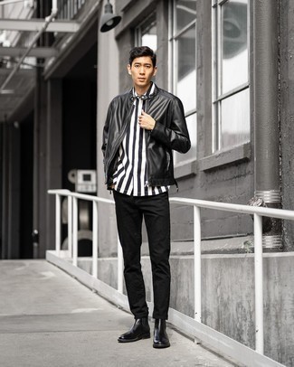 Welche Kurzarmhemden mit schwarzer Jeans zu tragen – 83 Smart-Casual Herren Outfits: Die Paarung aus einem Kurzarmhemd und schwarzen Jeans ist eine komfortable Wahl, um Besorgungen in der Stadt zu erledigen. Fühlen Sie sich ideenreich? Komplettieren Sie Ihr Outfit mit schwarzen Chelsea Boots aus Leder.