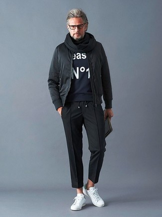 schwarzes und weißes bedrucktes Sweatshirt von Calvin Klein