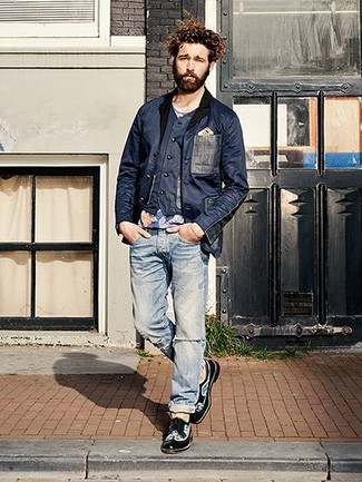 hellblaue Jeans mit Destroyed-Effekten von MAISON KITSUNÉ