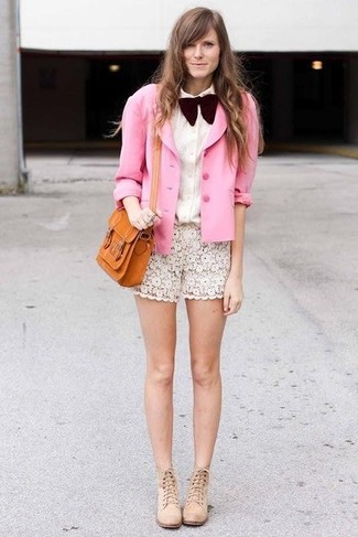 Fliege kombinieren – 11 Damen Outfits