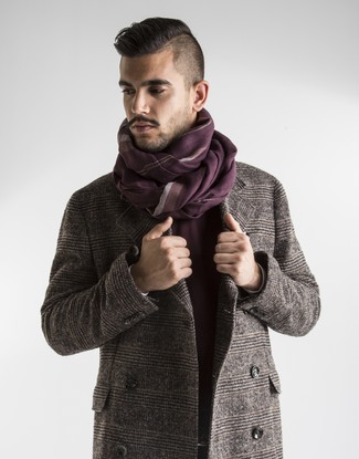 Braunen Mantel kombinieren – 879+ Herren Outfits: Entscheiden Sie sich für einen braunen Mantel für eine klassischen und verfeinerte Silhouette.