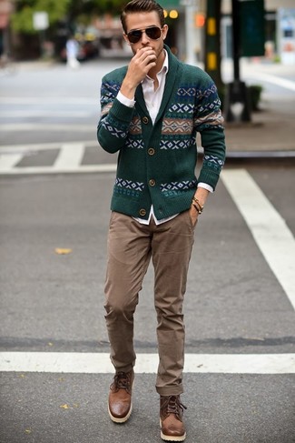 Welche Chinohosen mit brauner Freizeitstiefel zu tragen – 817+ Herren Outfits