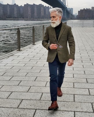 50 Jährige: Welche Chinohosen mit brauner Freizeitstiefel zu tragen – 55 Herren Outfits