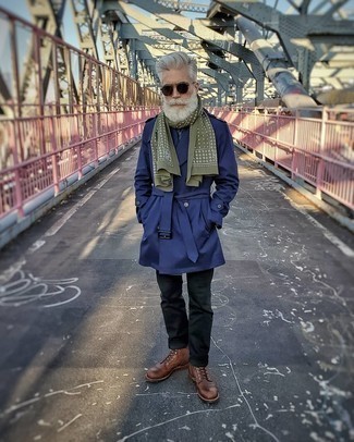 50 Jährige: Welche Chinohosen mit brauner Freizeitstiefel zu tragen – 55 Herren Outfits