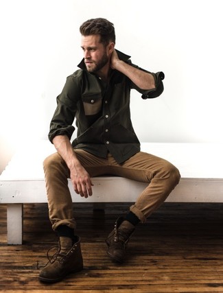 Welche Chinohosen mit brauner Freizeitstiefel zu tragen – 817+ Herren Outfits