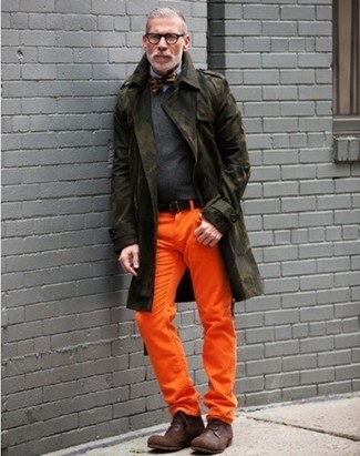 50 Jährige: Welche Chinohosen mit brauner Freizeitstiefel zu tragen – 55 Herren Outfits