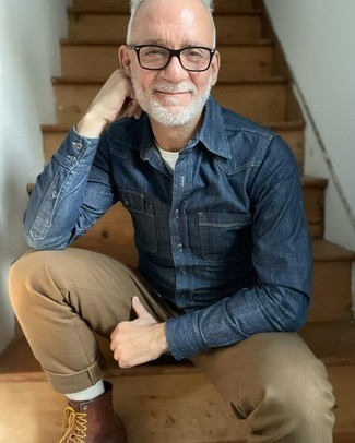 50 Jährige: Welche Chinohosen mit brauner Freizeitstiefel zu tragen – 55 Herren Outfits