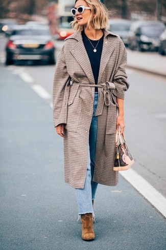 Braunen Mantel mit Karomuster kombinieren – 15 Damen Outfits