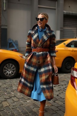 Braunen Mantel mit Karomuster kombinieren – 15 Damen Outfits