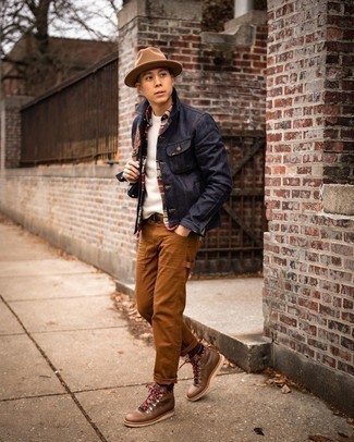 Welche Jeansjacken mit brauner Chinohose zu tragen – 89 Herren Outfits