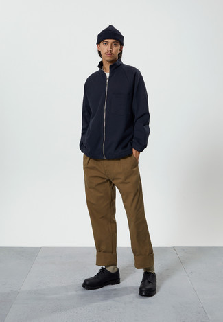 Welche Pullover mit einem Reißverschluß mit brauner Chinohose zu tragen – 27 Herren Outfits