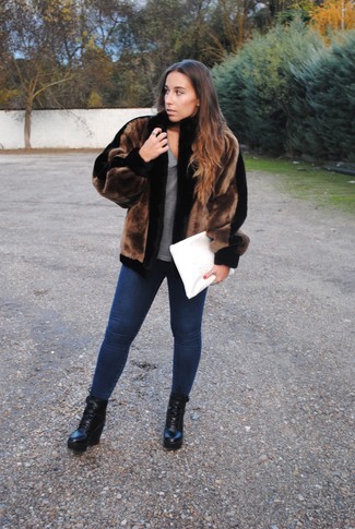 Braune Pelzjacke kombinieren – 18 Damen Outfits