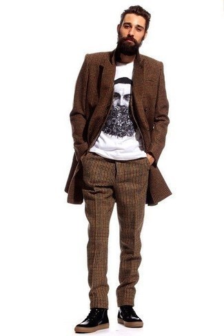 Braunen Wollanzug mit Hahnentritt-Muster kombinieren – 2 Herren Outfits