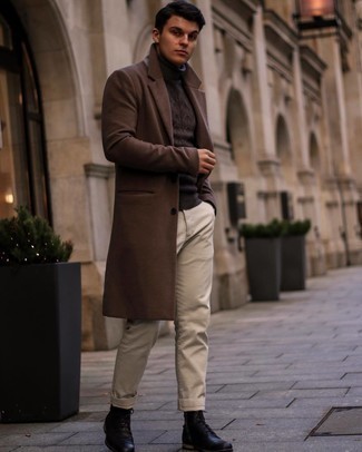 Braunen Strick Rollkragenpullover kombinieren – 26 Herren Outfits kalt Wetter