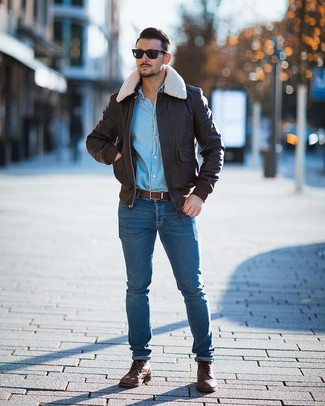 Wie braune Leder Bomberjacke mit brauner Lederfreizeitstiefel zu kombinieren – 28 Herren Outfits