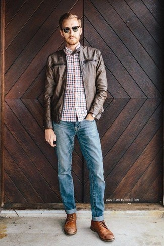 Wie braune Leder Bomberjacke mit brauner Lederfreizeitstiefel zu kombinieren – 28 Herren Outfits