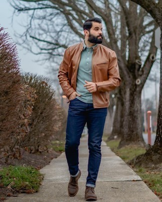 Wie braune Leder Bomberjacke mit brauner Lederfreizeitstiefel zu kombinieren – 28 Herren Outfits