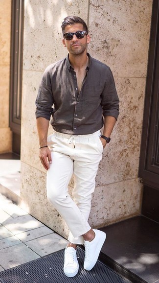 Braunes Leinen Langarmhemd kombinieren – 11 Herren Outfits