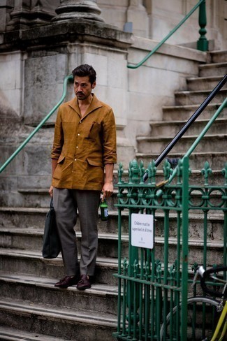 Braunes Leinen Langarmhemd kombinieren – 11 Herren Outfits