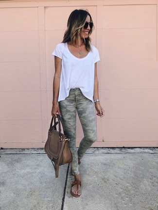Braunen Anhänger kombinieren – 14 Damen Outfits