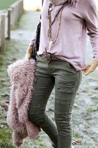 Braunen Anhänger kombinieren – 14 Damen Outfits