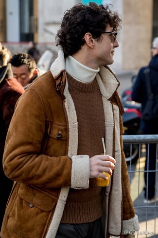 20 Jährige: Braune Lammfelljacke kombinieren – 71 Herren Outfits