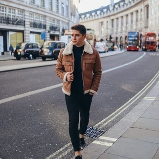 20 Jährige: Braune Lammfelljacke kombinieren – 71 Herren Outfits