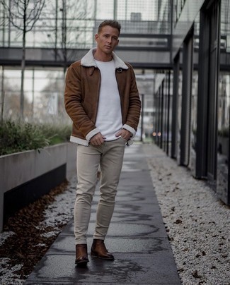 20 Jährige: Braune Lammfelljacke kombinieren – 71 Herren Outfits