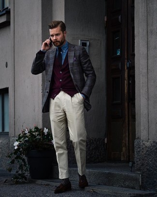 Wie dunkelrote Strickjacke mit grauen Wollsakkos mit Schottenmuster zu kombinieren – 2 Herren Outfits