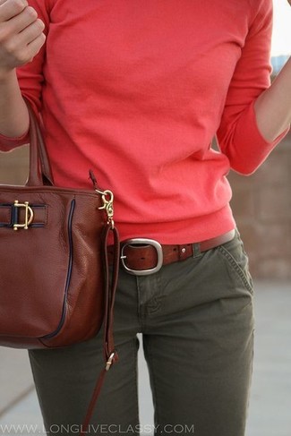 Dunkelroten Pullover mit einem Rundhalsausschnitt kombinieren – 118 Damen Outfits
