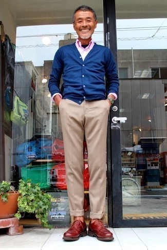 Welche Chinohosen mit dunkelroter Derby Schuhe zu tragen – 93 Herren Outfits