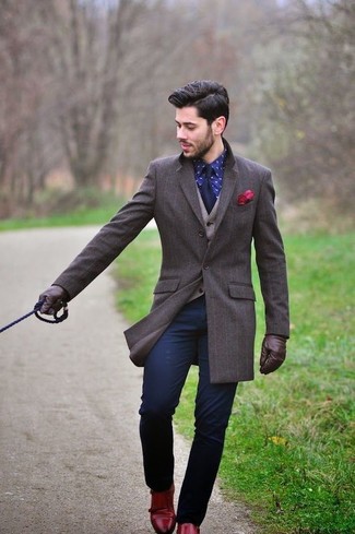 Welche Mäntel mit dunkelroter Doppelmonks zu tragen – 22 Herren Outfits