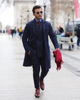 Welche Mäntel mit dunkelroter Doppelmonks zu tragen – 22 Herren Outfits