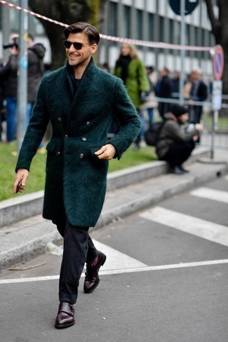 Welche Mäntel mit dunkelroter Doppelmonks zu tragen – 22 Herren Outfits