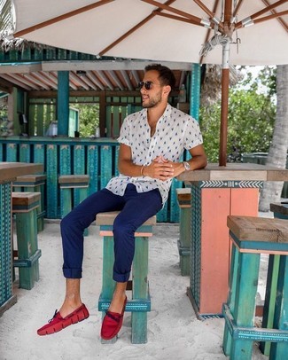 Dunkelrote Mokassins kombinieren – 17 Herren Outfits