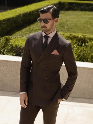 Dunkelrotes Einstecktuch mit Vichy-Muster kombinieren – 5 Herren Outfits