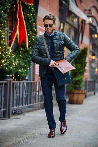 Dunkelrote Chukka-Stiefel aus Leder kombinieren – 75 Herren Outfits