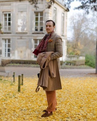 Dunkelroten Schal mit Paisley-Muster kombinieren – 12 Herren Outfits